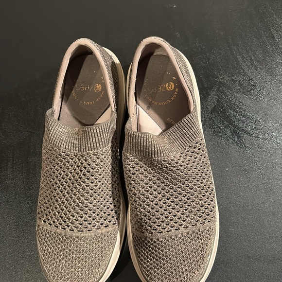 Bzees Slip On Shoes - Picture 5 of 6